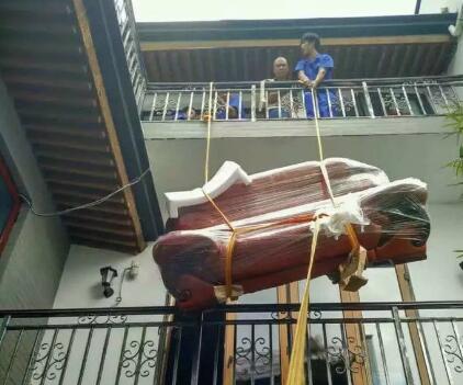 丽江居民搬场现场