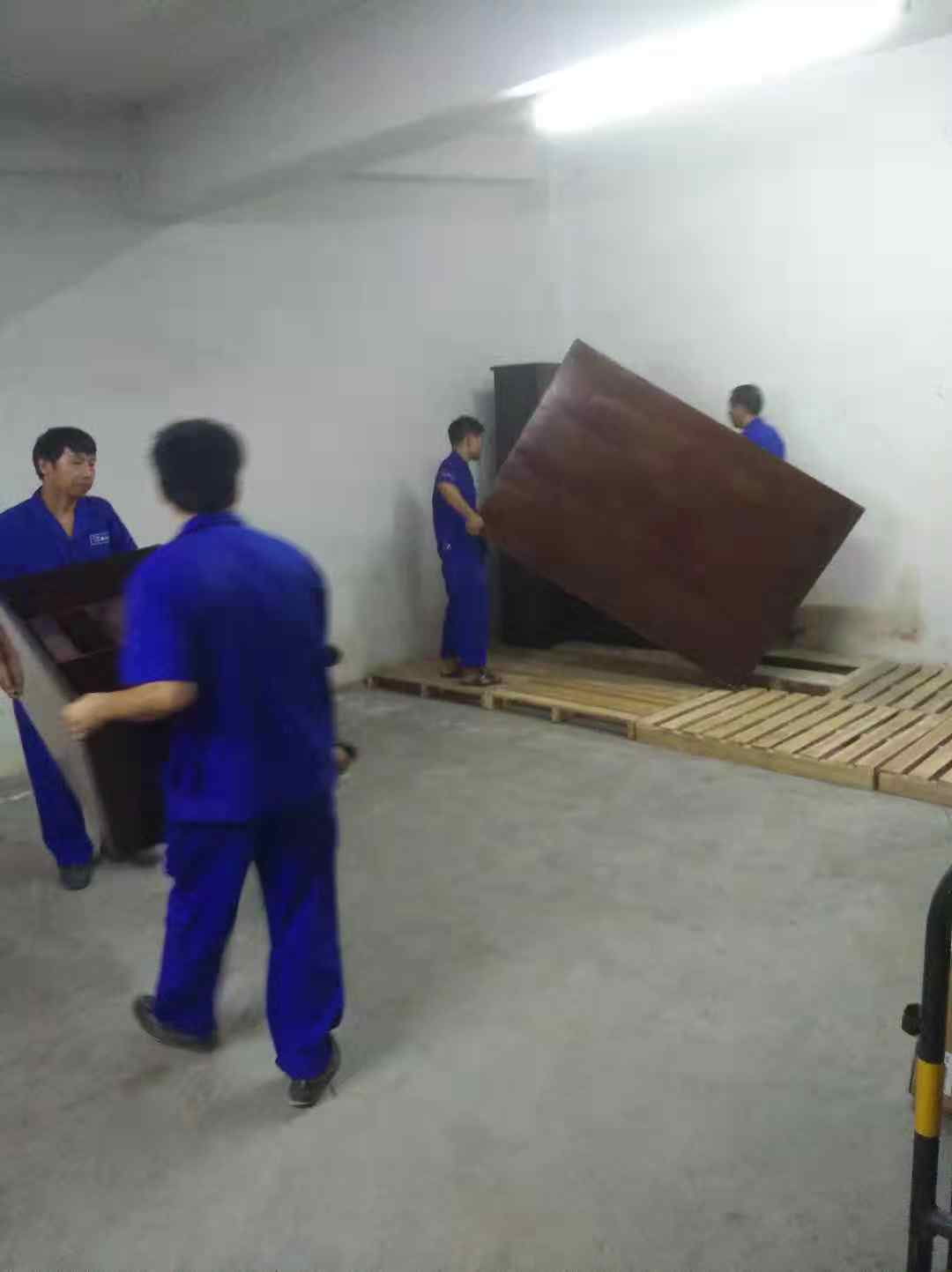  搬场怎么说?你还必要靠伴侣吗？