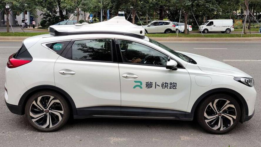 从萝卜快跑无人驾驶出租车到机械人进入搬场公司仍遥远